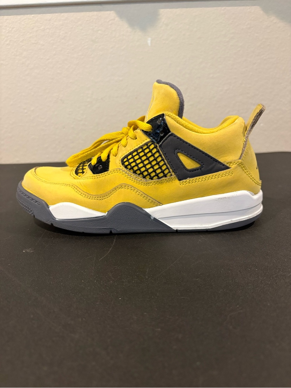 Nike Air Jordan 4 Retro PS 'Lightning' 2021 Sneakers BQ7669-700 Youth Size 2.5Y - Picture 4 of 9